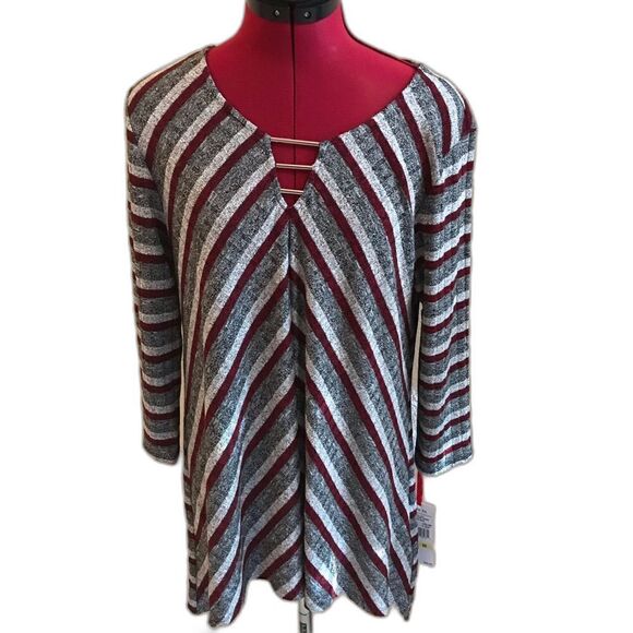 Ruby Rd Top Women Size Medium Red Metallic Striped Shark Bite Hem 3/4 Sleeve NWT - Picture 8 of 11